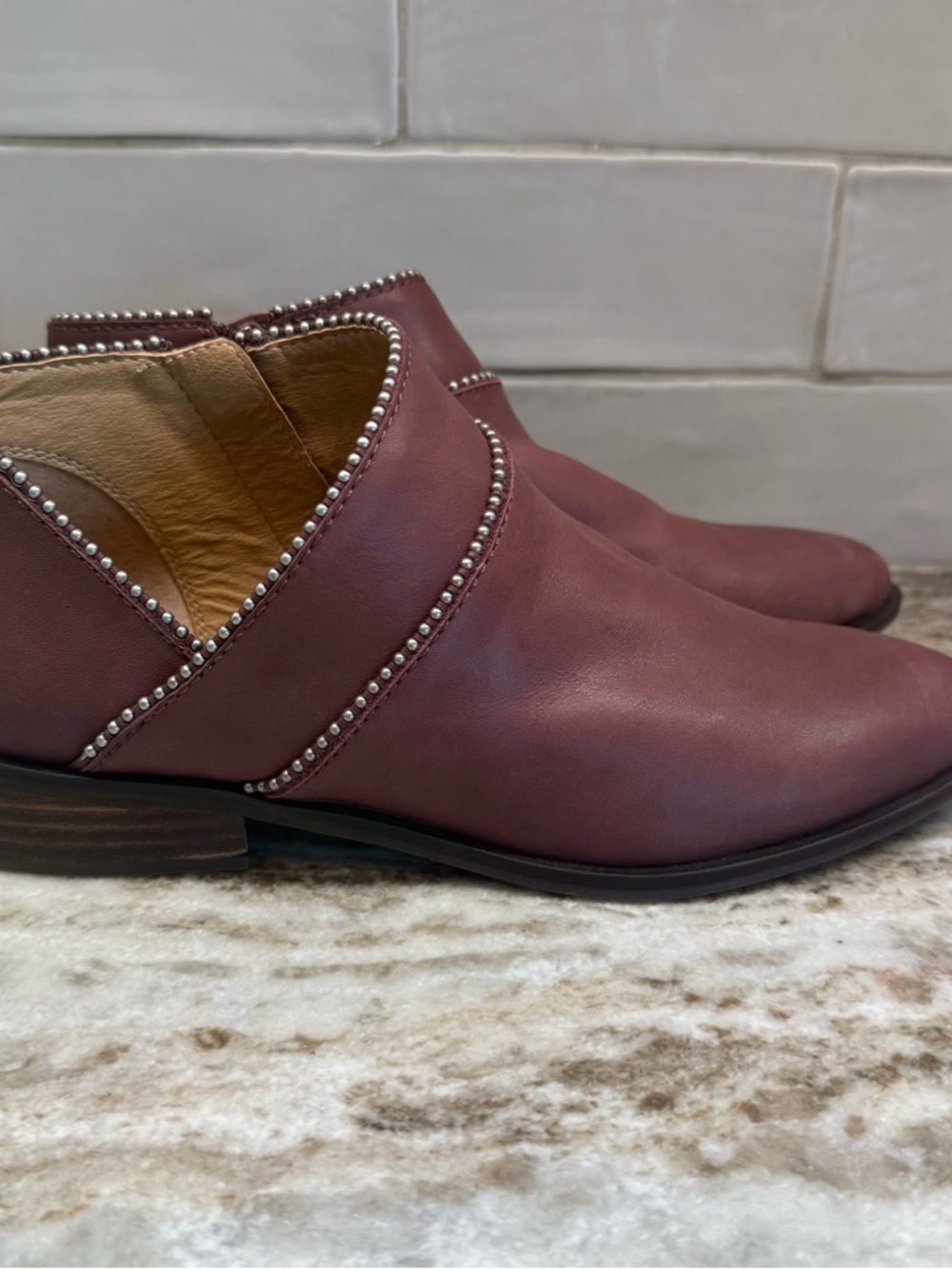 Lucky Brand Perrma Raisin Curved Topline Women’s Size 8 Studded Moto Edge Bootie - Picture 4 of 14